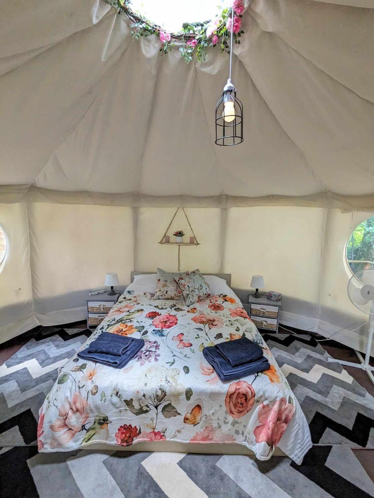 Luxury Glamping @Moulin Des Forges Hotel Moutier-Malcard Luaran gambar